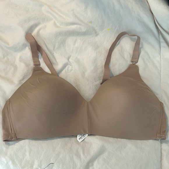 Tan/nude bra - Picture 1 of 3